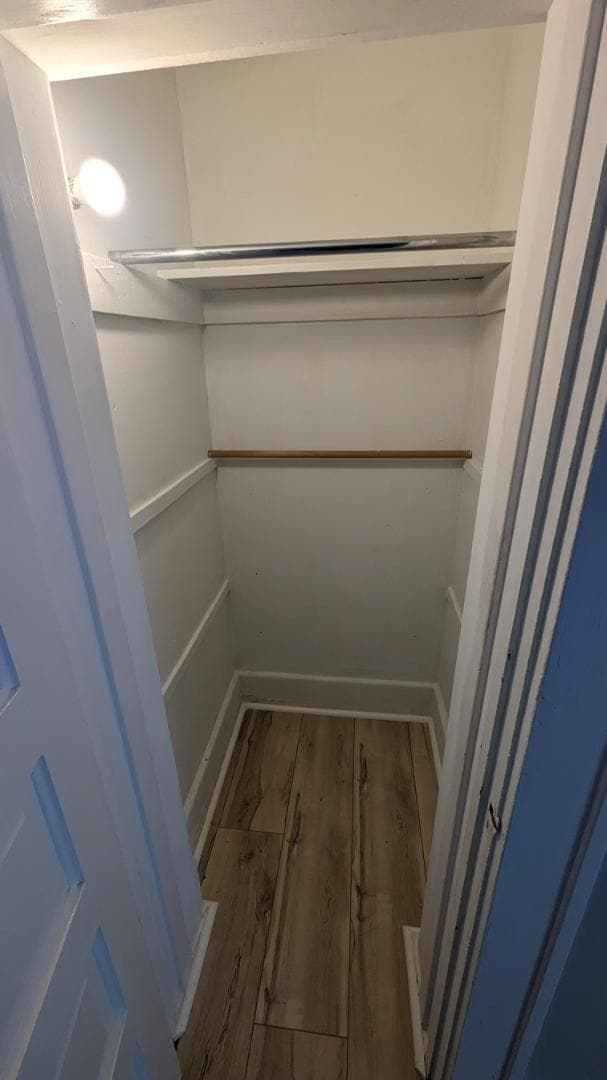 Building Photo - 838 E 3rd St