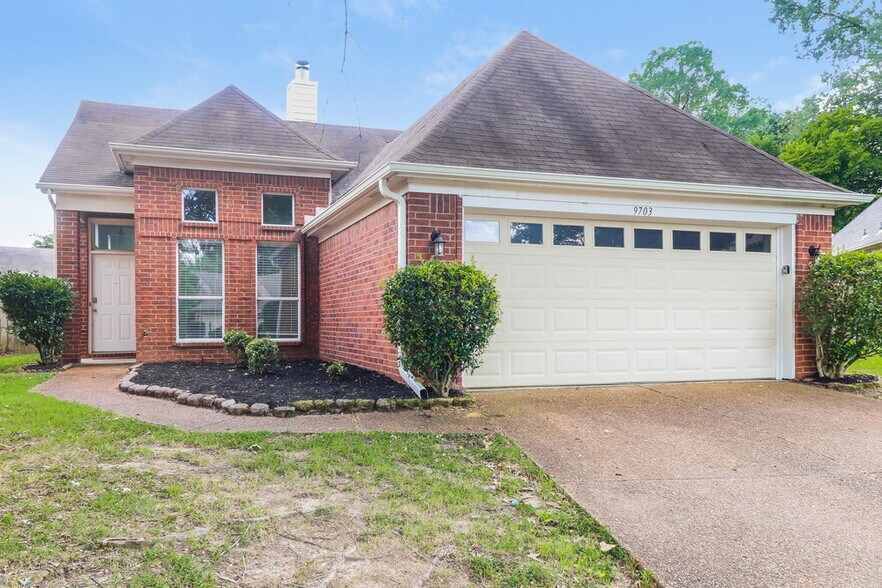 Building Photo - 9703 Java Cove