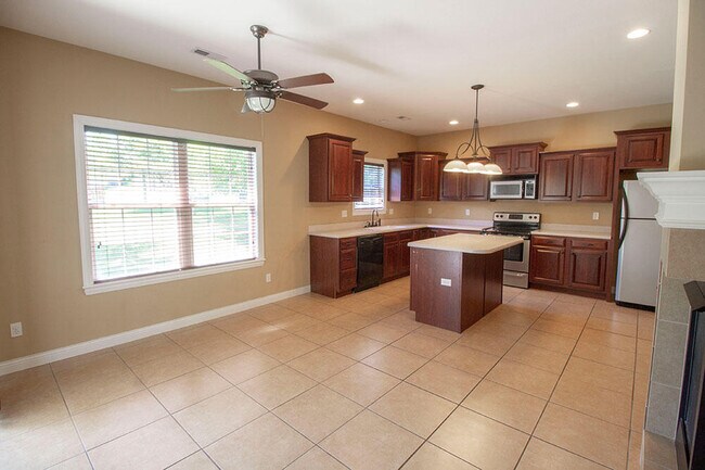 Building Photo - 5305 Chamois Dr