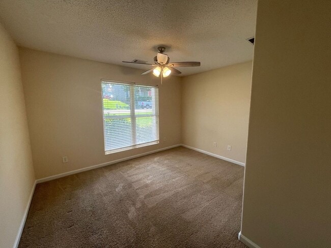 Building Photo - 5 BEDROOM PLUS BONUS ROOM PRE-LEASING FOR AUGUST 2026!