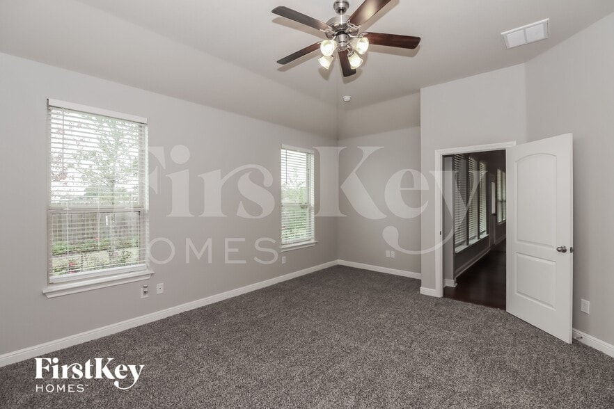 Building Photo - 15007 Appian Oak St