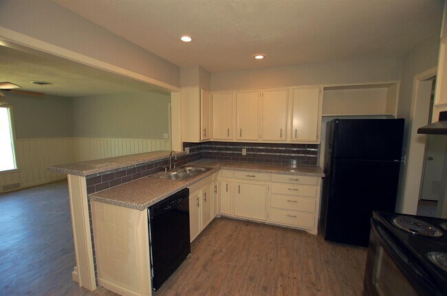 Building Photo - 3102 47th St