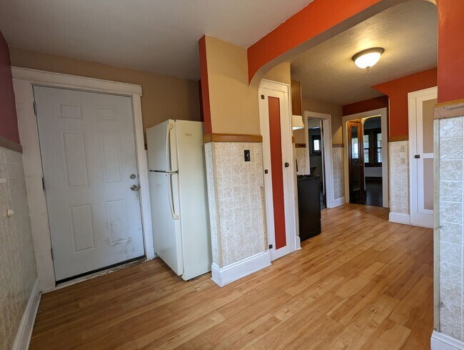 Building Photo - Large, spacious home for rent!