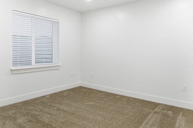 Building Photo - 4634 E Silver Moon Dr