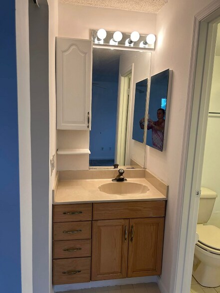 Building Photo - 5894 Longbow Ln