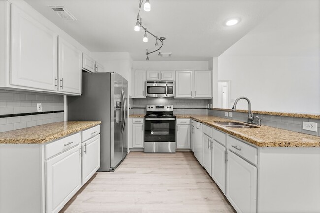 Building Photo - 351 Fantasy Ln