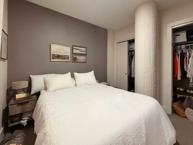 Building Photo - 121 Portland St