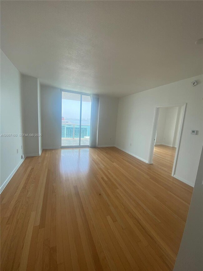 Building Photo - 2101 Brickell Ave