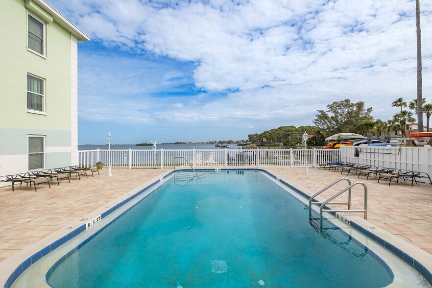 Building Photo - 464 N Paula Dr