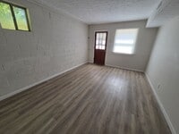 Building Photo - College Park Subdivision - 4-5 BR Single Family Home