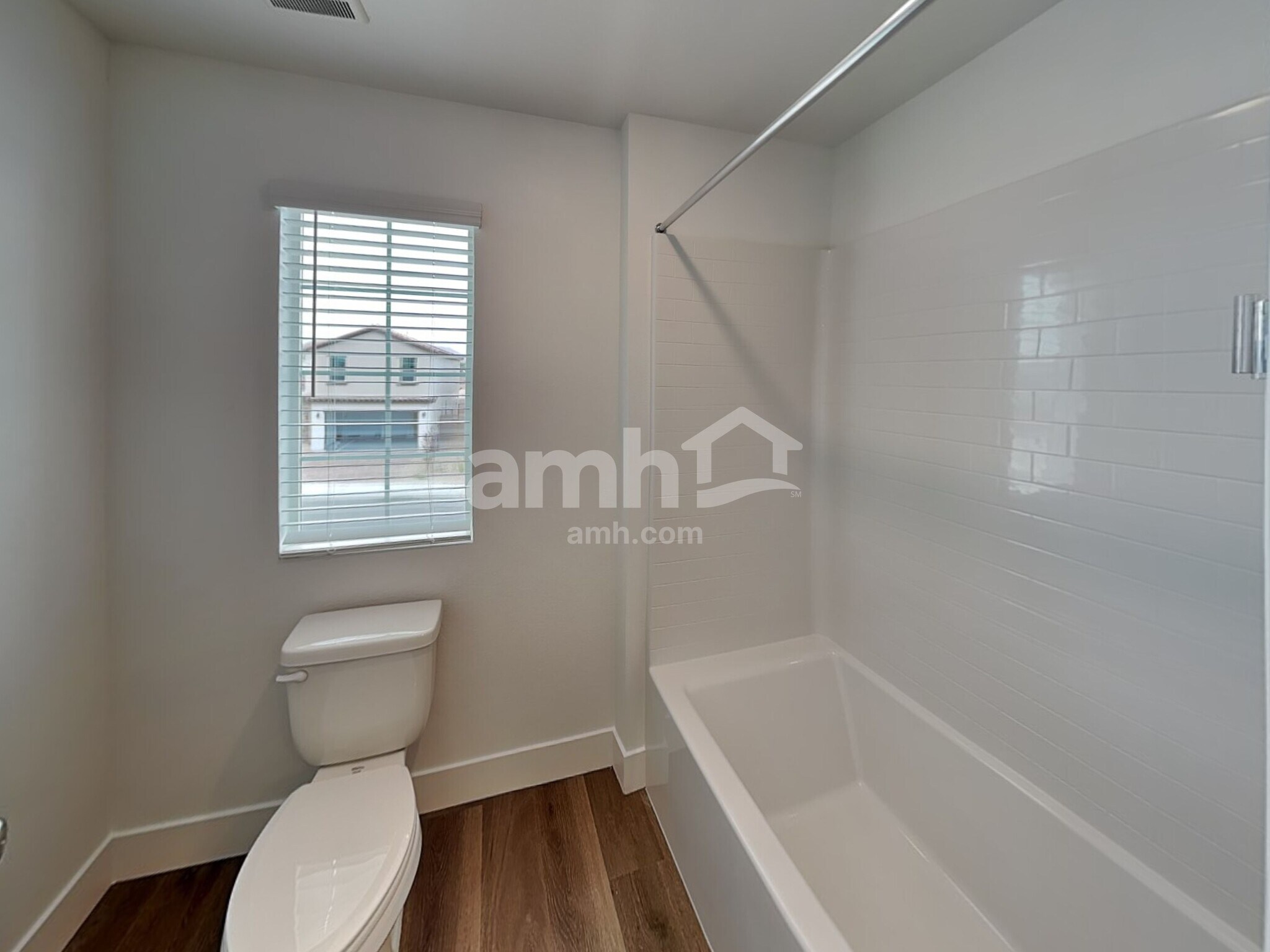 Building Photo - 5872 Vaes Dothrak St
