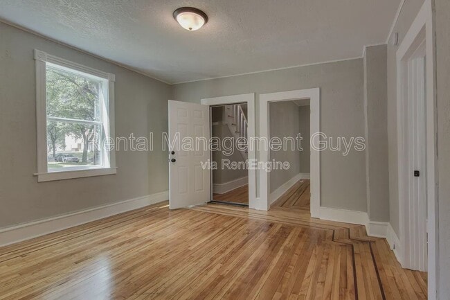 Building Photo - 1500 N Irving Ave