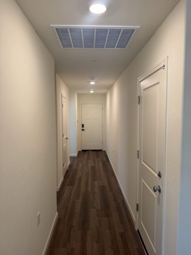 Building Photo - Brand New Turnkey Home