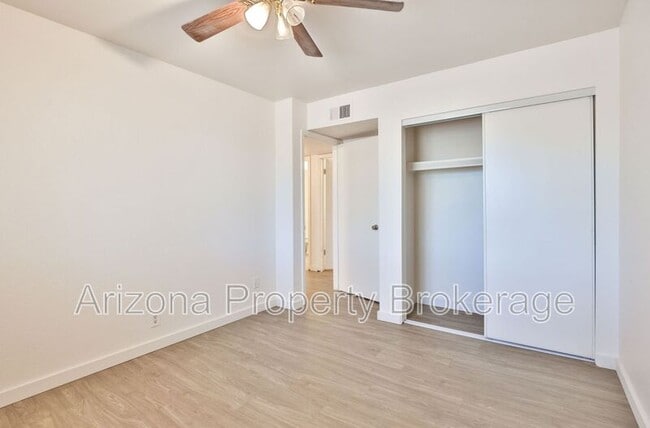 Building Photo - 3009 E Caballero St