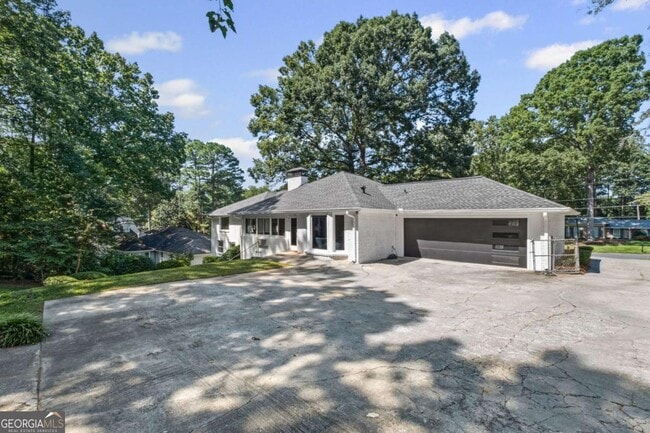 Building Photo - 460 Riverside Pkwy