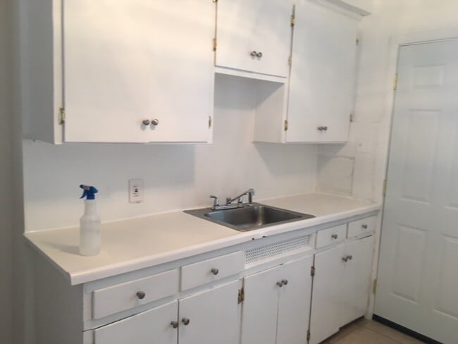 Building Photo - 20037 Schaefer Hwy