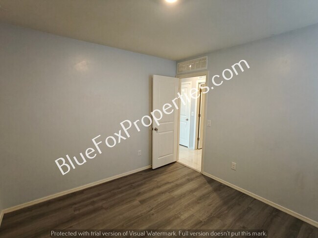 Building Photo - 5974 S Tappen Dr