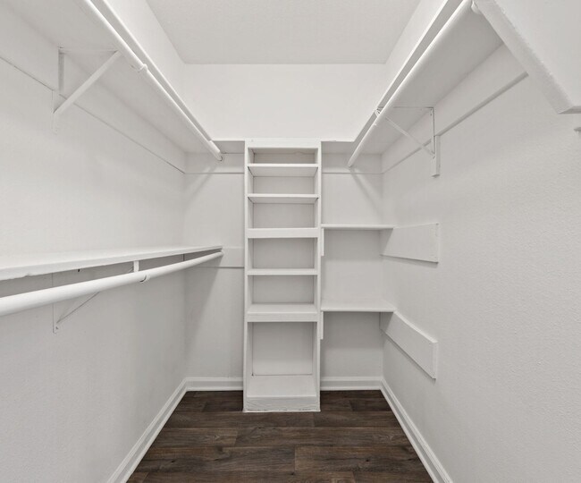Building Photo - 2-Bed with 1 Month Free + Waived Fees!