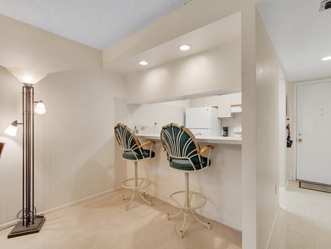 Building Photo - 27 Plantation Dr