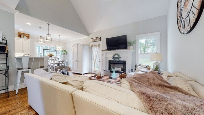 Building Photo - 7146 Pepper Tree Cir