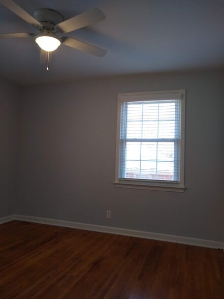Bed 2 - 1411 Daniel St