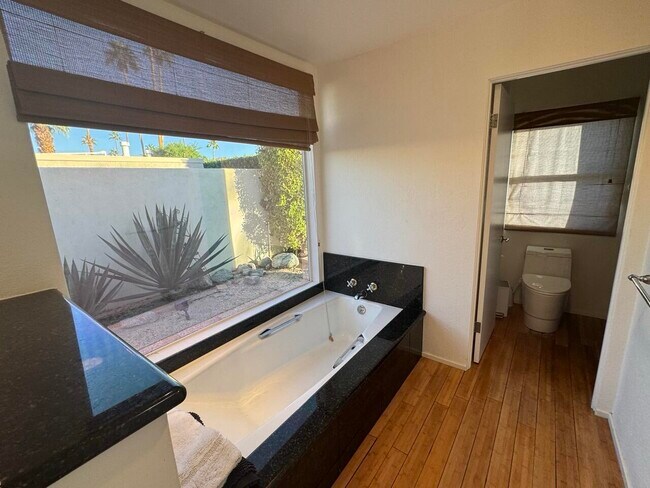 Building Photo - 72771 Skyward Way