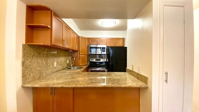 Primary Photo - 3138 Waialae Ave