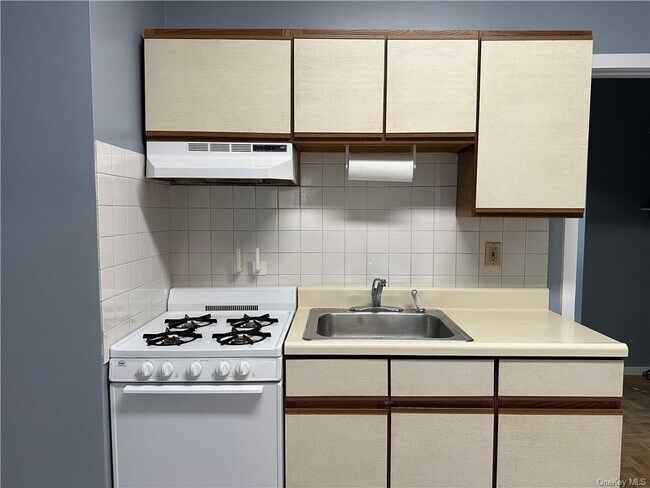 Building Photo - 13 Jackson St