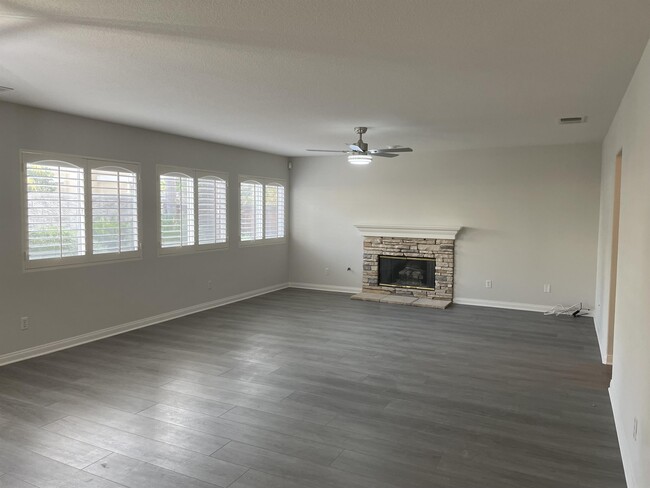 Building Photo - 1167 Innisfree Ct