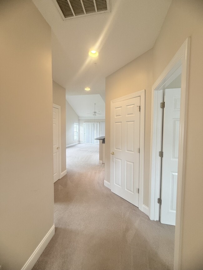 Building Photo - 5034 Belleglen Ct