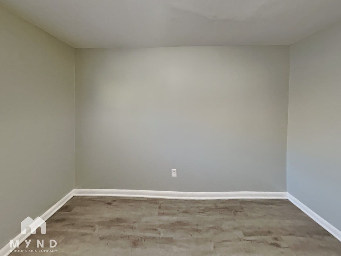 Building Photo - 303 Alda Dr