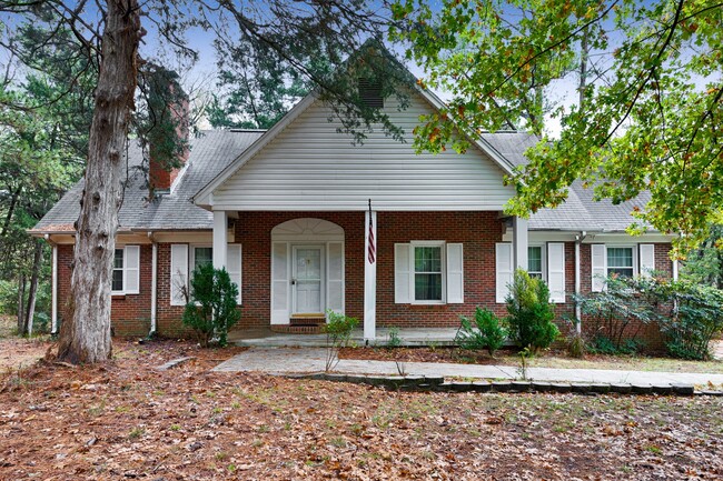 Primary Photo - 2512 Vista Dr SE