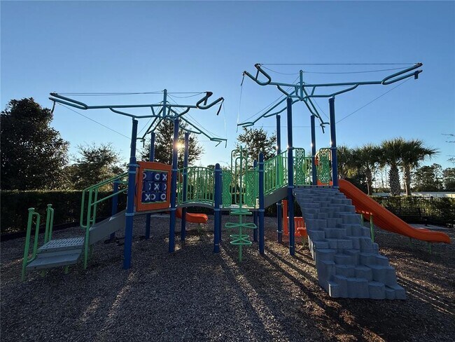 Building Photo - 1085 Lakeside Estates Dr