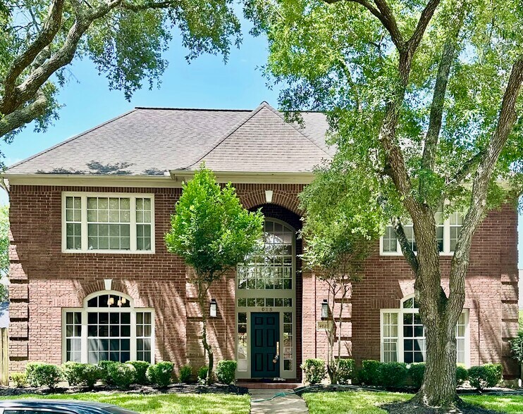 Primary Photo - 4023 Bountiful Crest Ln