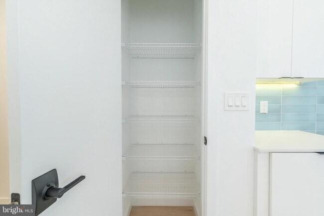 Building Photo - 2721 N Howard St