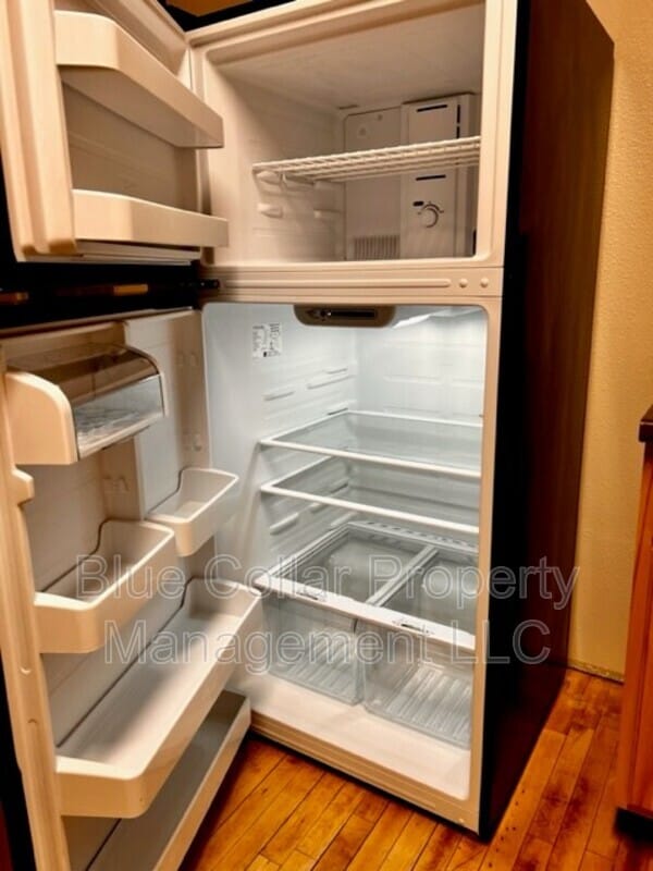 Building Photo - 213 Locust St