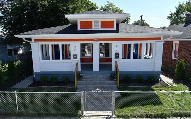 Primary Photo - 235 Leeds Ave