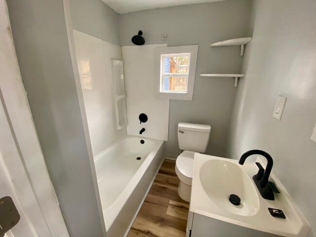 Building Photo - 1307 14th St