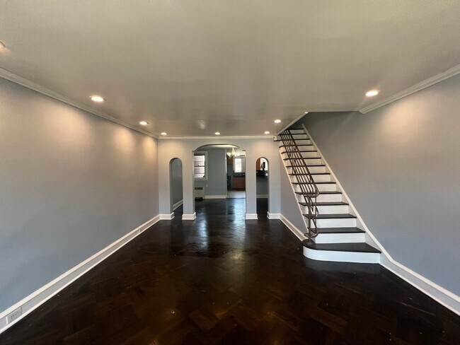 Building Photo - 3403 Chippendale Ave