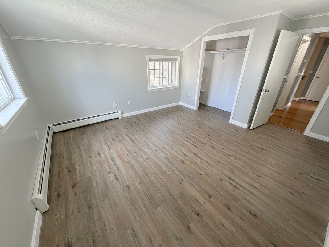 Building Photo - 76 Ode Way