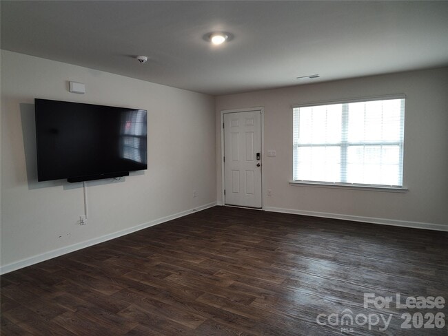 Building Photo - 2109 Allium Dr