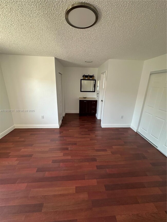 Building Photo - 1281 SW 124th Ct