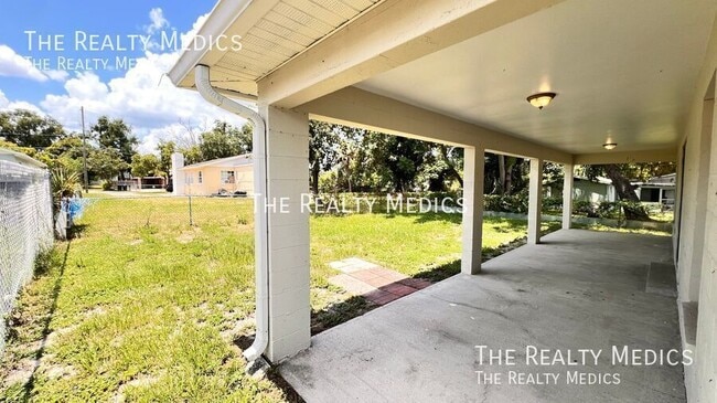 Building Photo - 116 S Normandale Ave