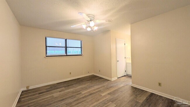Building Photo - 1025 Revere Dr