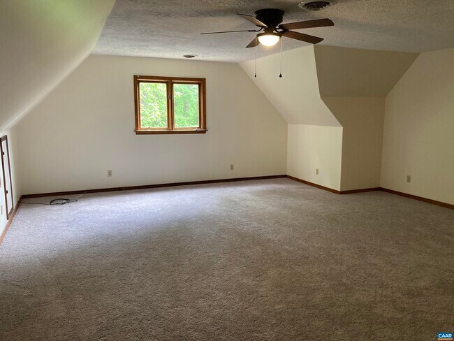 Building Photo - 14150 James River Rd