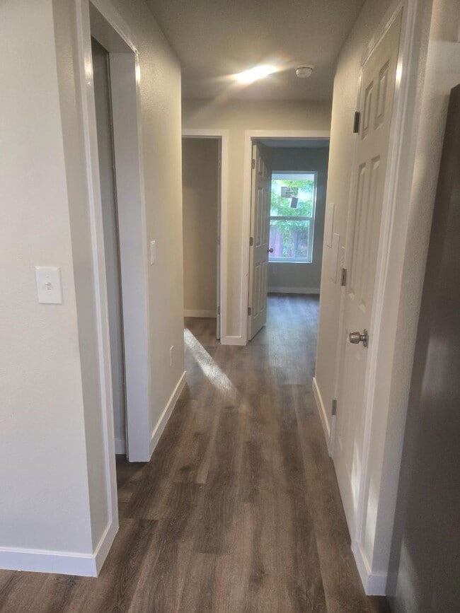 Building Photo - 107 Bush St