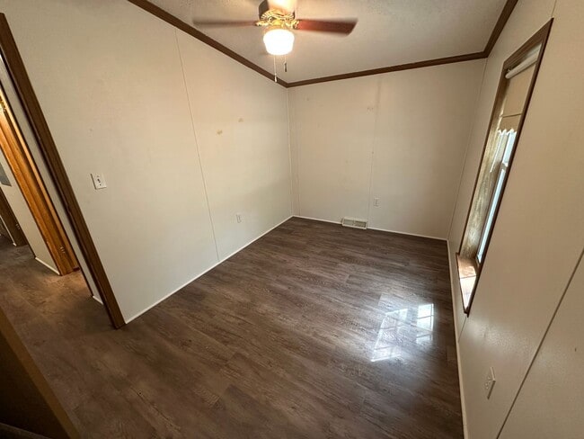 Building Photo - $1,350 / Month | 3 Bed · 2 Bath · 1,375 Sq...