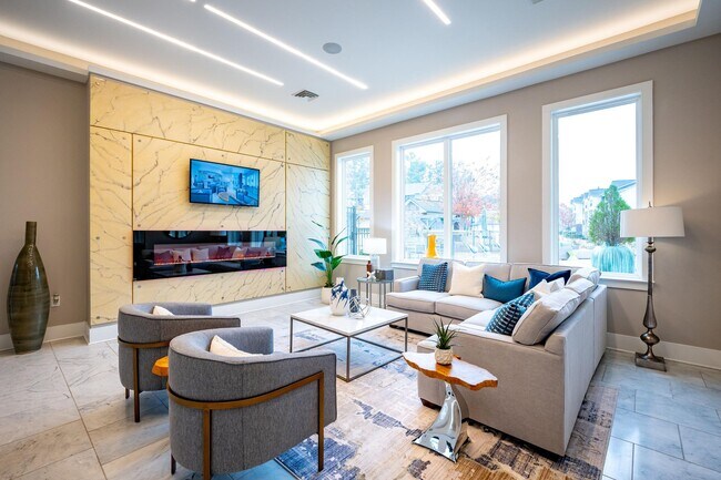 Building Photo - 11010 Northlake Landing Dr