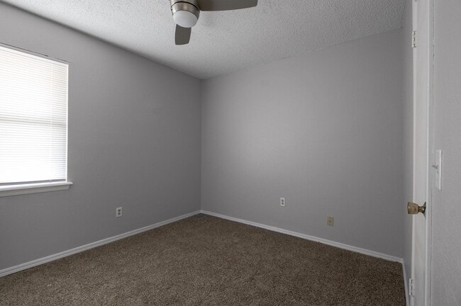 Building Photo - Charming Eastmoor Home: Perfect for Your New Adventure!