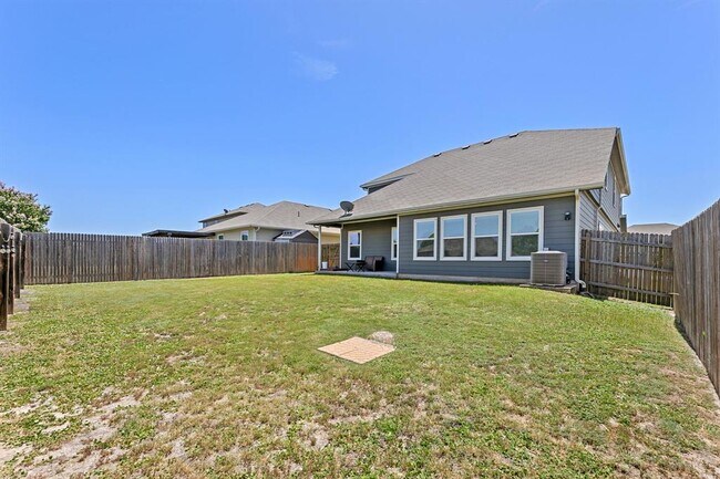 Building Photo - 122 Denton Dr